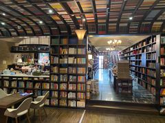 -钟书阁(松江泰晤士小镇店)