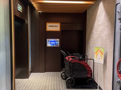-瑞虹新天地月亮湾