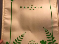 -小苍兰风铃草·礼物蛋糕(沈阳店)