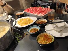 -鲜入唯煮·港式海鲜牛肉火锅(金宝街店)