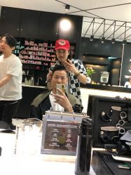 -HAIR CORNER