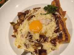 -Chom Cafe and Restaurant