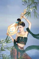 -盘子女人坊古装写真摄影(厦门总店)
