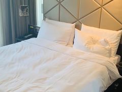 -桔子酒店(上海西藏北路地铁站店)