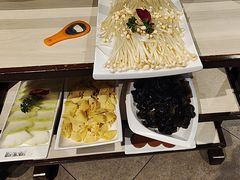 -思阁炭香火锅(学伟鑫城总店)