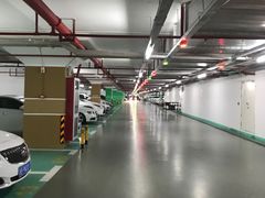 -龙湖天街-停车场