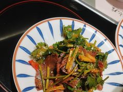 -黄记煌三汁焖锅(新佳丽江汉路店)