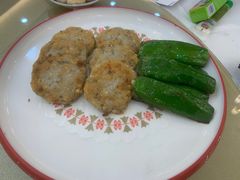 酿尖椒拼煎鱼饼-丰尔粥食·顺德鱼生·干蒸排骨顺德菜(大良分店)