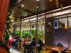 大堂-阿瓦山寨·湘菜现炒·剁椒鱼头王(咸阳总店)