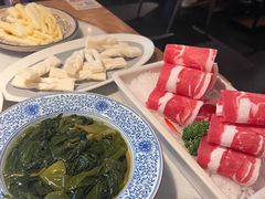 -尚尚仙·酸汤猪手·猪肚鸡火锅(华联万柳购物中心店)