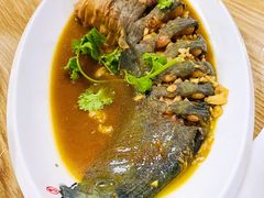 蒜汁鲶鱼-镜泊湖聚仙楼鱼馆