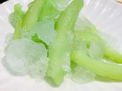 情人果-超越炭火牛蛙火锅鸡(河东店)