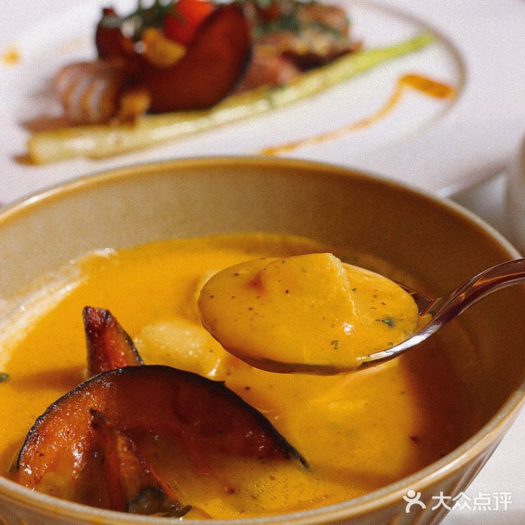 海口西餐🍴特别喜欢坐在阳光洒下的希腊风窗边吃饭