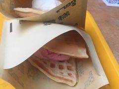 薄饼夹双球-成裕雪糕店(士多店)