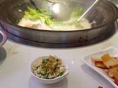 -陈大锅·岳阳鱼馆·地道岳阳菜(美食街店)