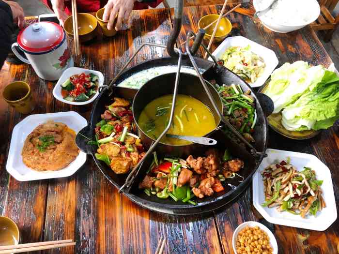 土家吊锅-"第一次吃饭发图评价,黄鳝鱼锅,芹菜和洋葱.