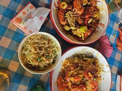 -老街烧烤大排档·地道湖北菜·龙虾馆(汉口火车站店)