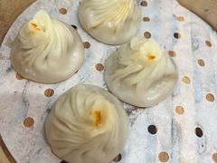 蟹黄鲜肉小笼包-小杨生煎(黄河路美食休闲街店)