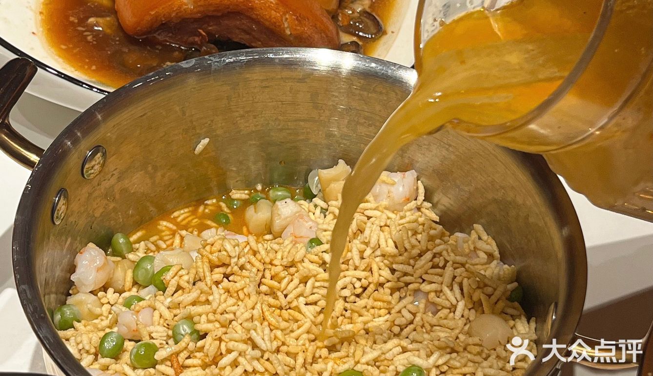中山路这家海鲜泡饭好好吃啊啊啊[流泪]一定要来！