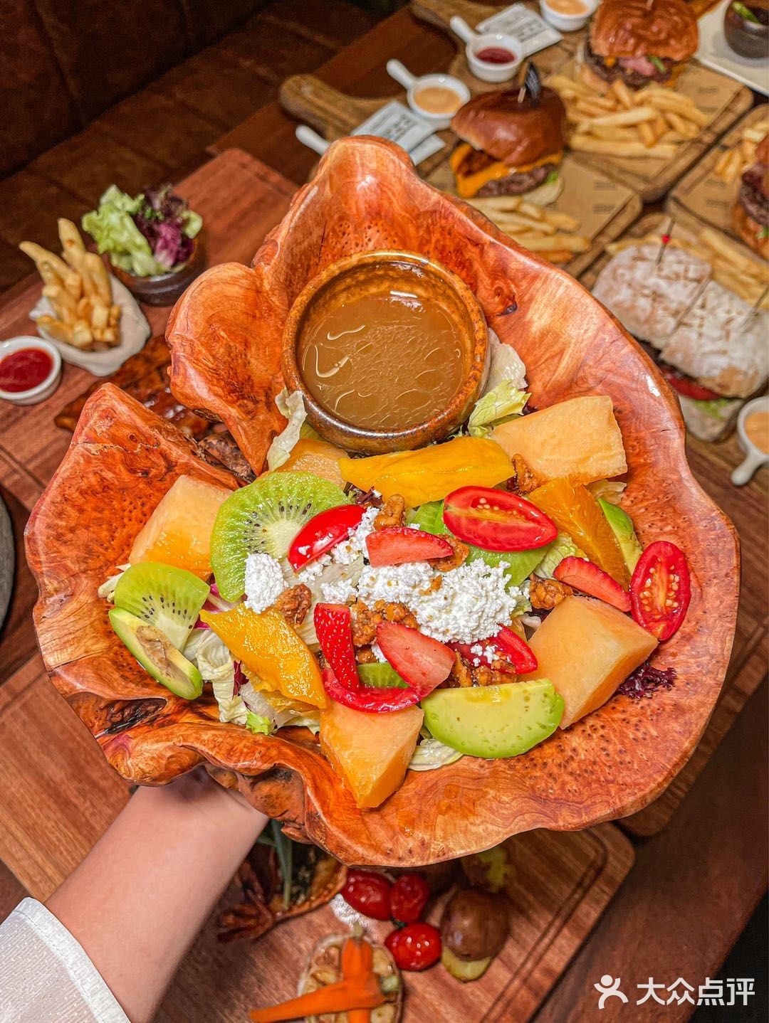 重庆探店| 新晋美式西餐厅奥特曼芝士汉堡🍔