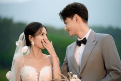 -雪中彩影婚纱摄影·微光艺术中心