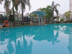 -皇马海口湾海景酒店(万绿园秀英港店)