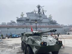 -泰达航母主题公园