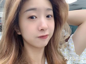 有依云水和按摩椅的洗发工作室太爽了