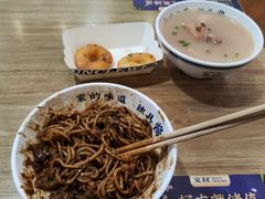 武汉热干面-文叔·湖北名小吃·小龙虾(黄贝岭地铁站店)