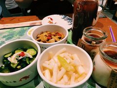 -渝是乎川渝小炒(新世界百货望京店)