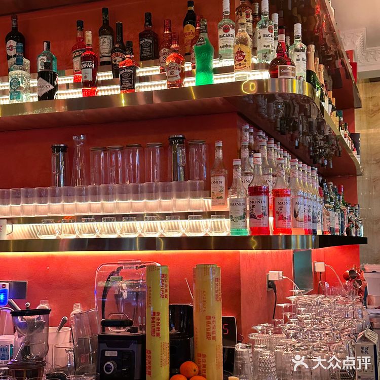 朝阳里的一家复古美式餐厅