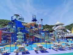 -平湖九龙山乐满地水上乐园