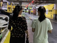 -川骄海鲜自助(王府井奥莱UP TOWN店原世界之花店)