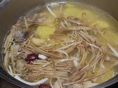 -喃喃椰·糟粕醋·椰子鸡火锅(七堡花园店)
