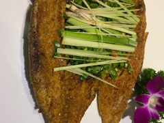 -香巴拉云南餐厅(华莱坞店)