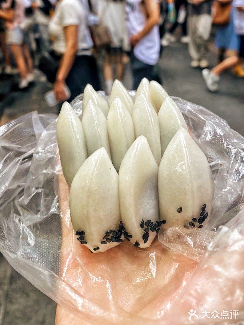 神秘组织月亮糕已被我找到！[惊恐]