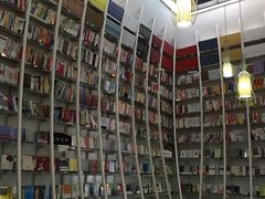 -钟书阁(松江泰晤士小镇店)