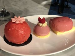 -锦厨国际自助餐厅 · 云端景观 (昆明索菲特大酒店)