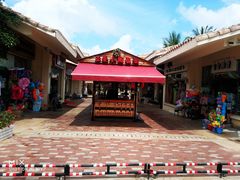 -亚龙湾亚泰商业街