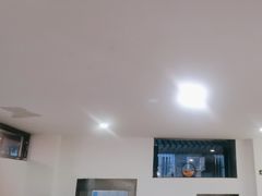-毛辣果·贵州红酸汤牛肉火锅(西单店)