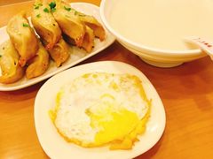 -小姜锅贴(凤凰街店)