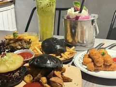 满满芝士牛肉堡-百万万BRAVO(厦大沙坡尾店)