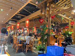 大堂-野山舂·贵州现舂酸汤火锅(鸿通城店)