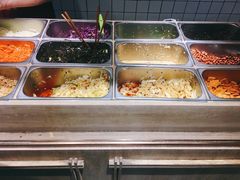 自助取餐区-三兄弟高炉烧饼