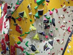 -问山MountQuest攀岩馆