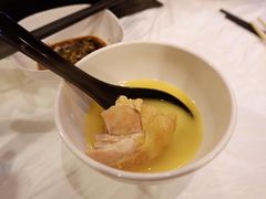 -鲜入围煮花胶鸡海鲜火锅