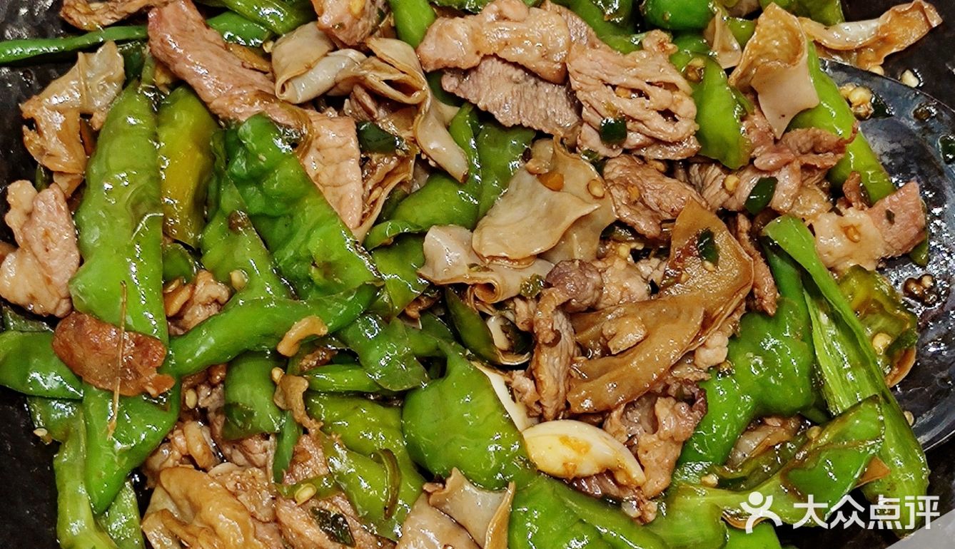 费大厨王炸组合「辣椒炒肉＋大王柠檬茶」每桌必点[坏笑]
