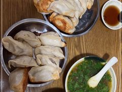 -黄阿姨锅贴大王(万航渡路店)