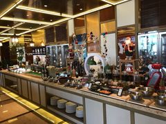 自助取餐区-大中华希尔顿酒店-念自助餐·嗨啤·小龙虾