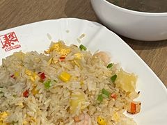 菠萝虾仁蛋炒饭-泰煌鸡·上海白斩鸡·鸡汤面(万航店)